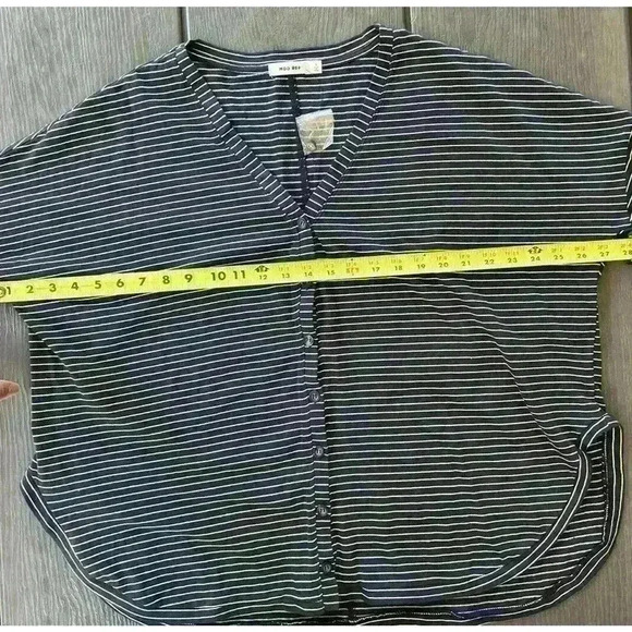Mod Ref Oversized Button Down Top Blouse Sz Small Navy Blue White Striped V-Neck - Picture 6 of 9